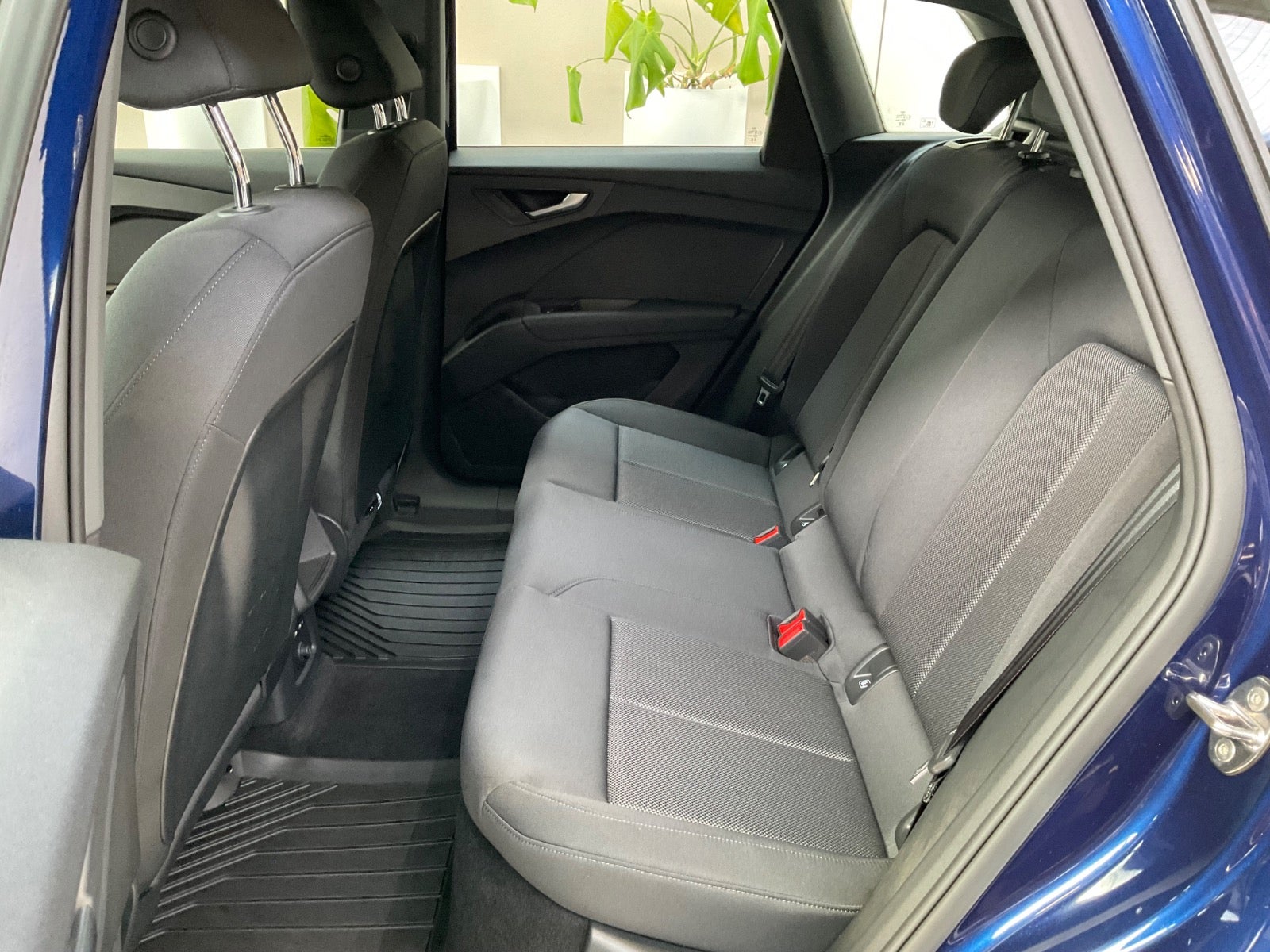 Audi Q4 e-tron 45 5d - 8