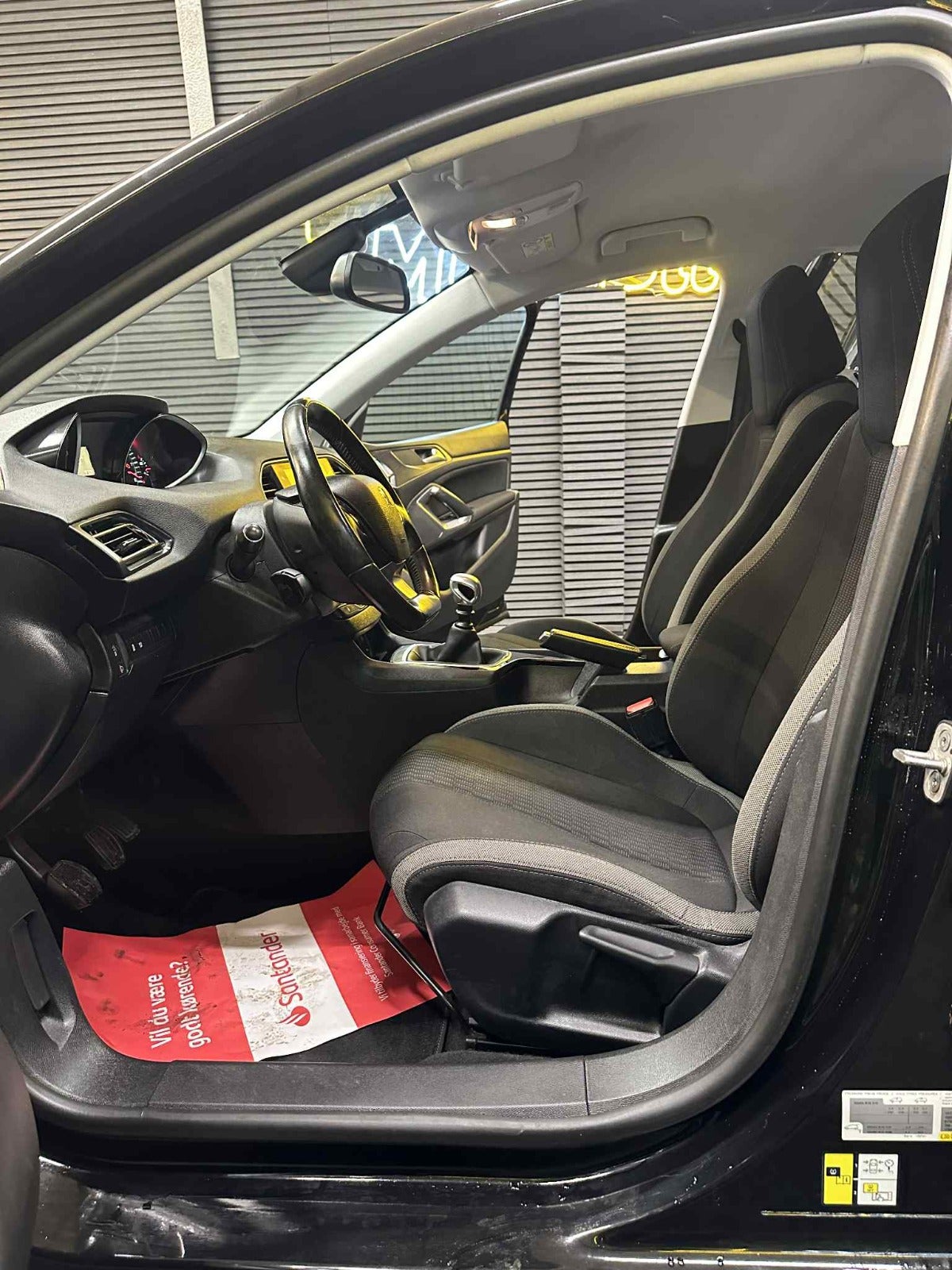 Billede af Peugeot 308 1,6 BlueHDi 120 Active Van