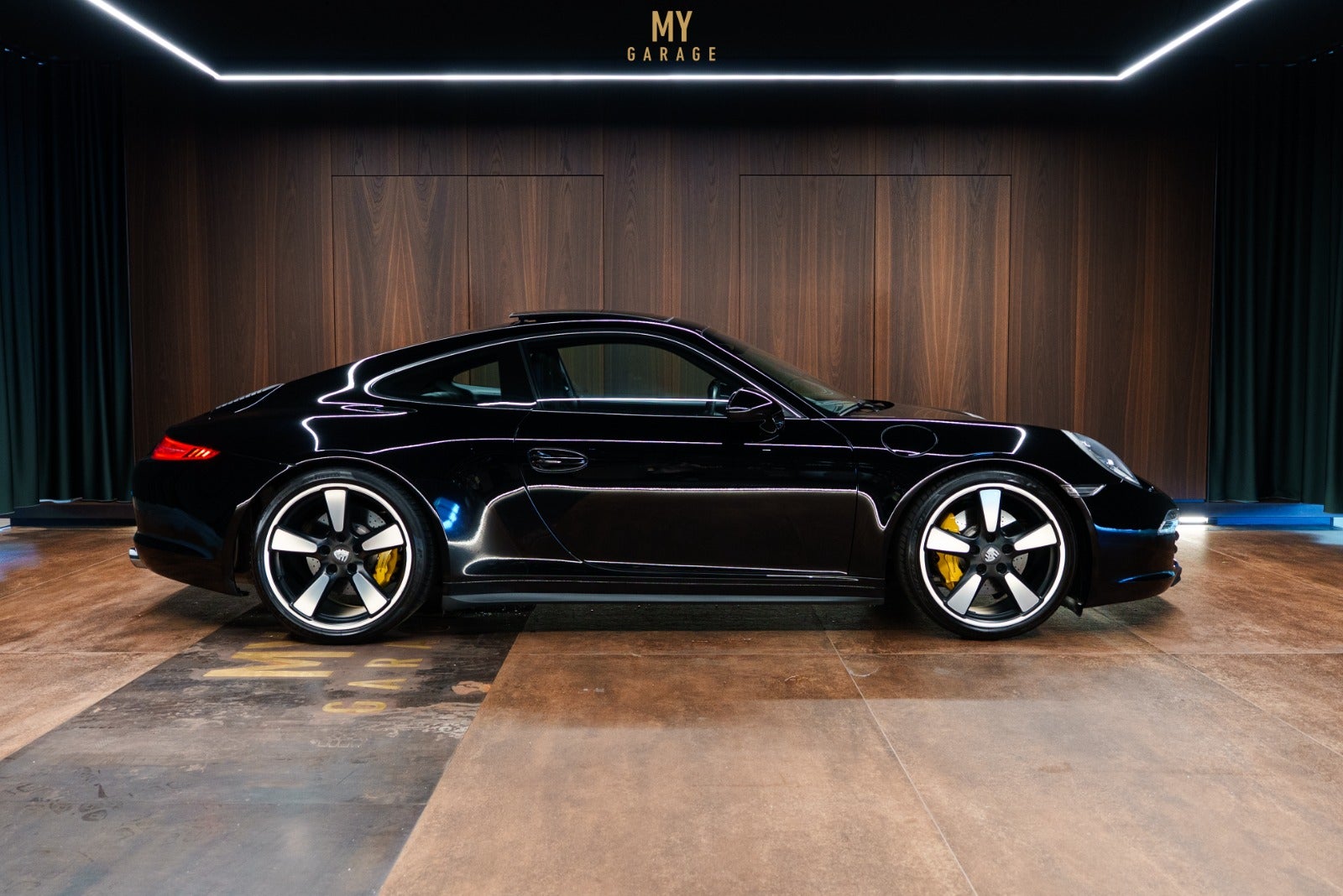 Porsche 911 Carrera S - 50th Anniversary Edition Coupé PDK