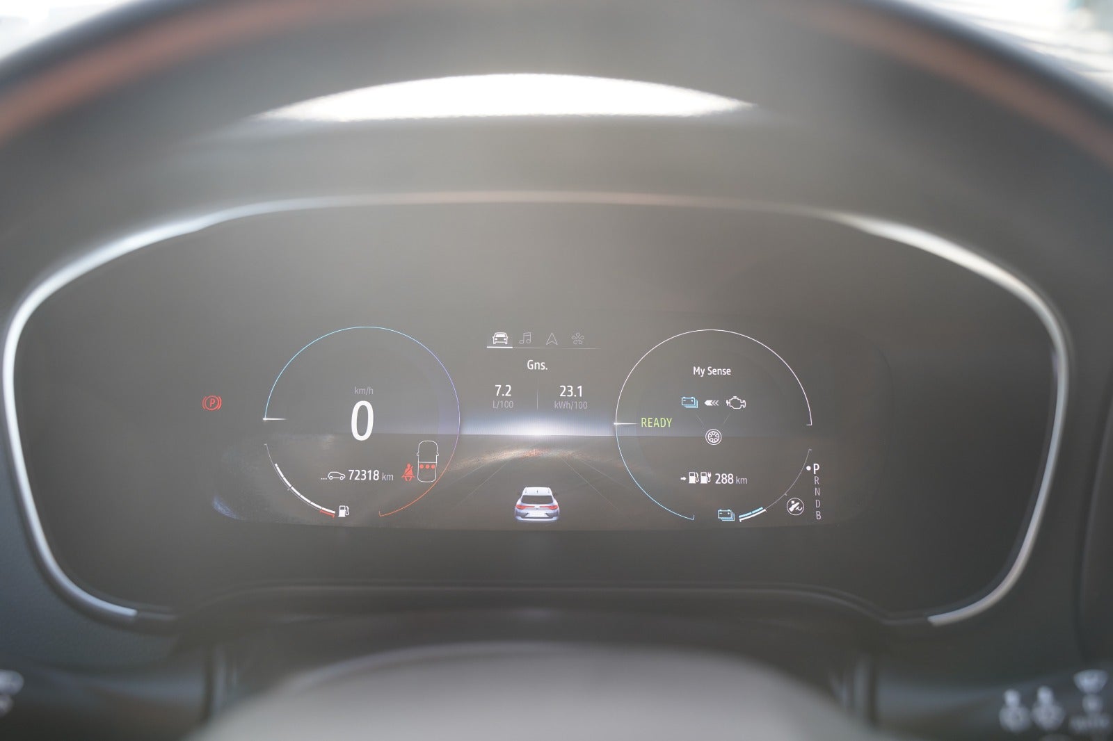 Billede af Renault Megane IV 1,6 E-Tech Zen Sport Tourer