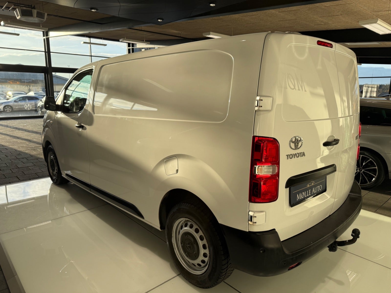 Billede af Toyota ProAce 2,0 D 120 Medium Comfort Master aut.