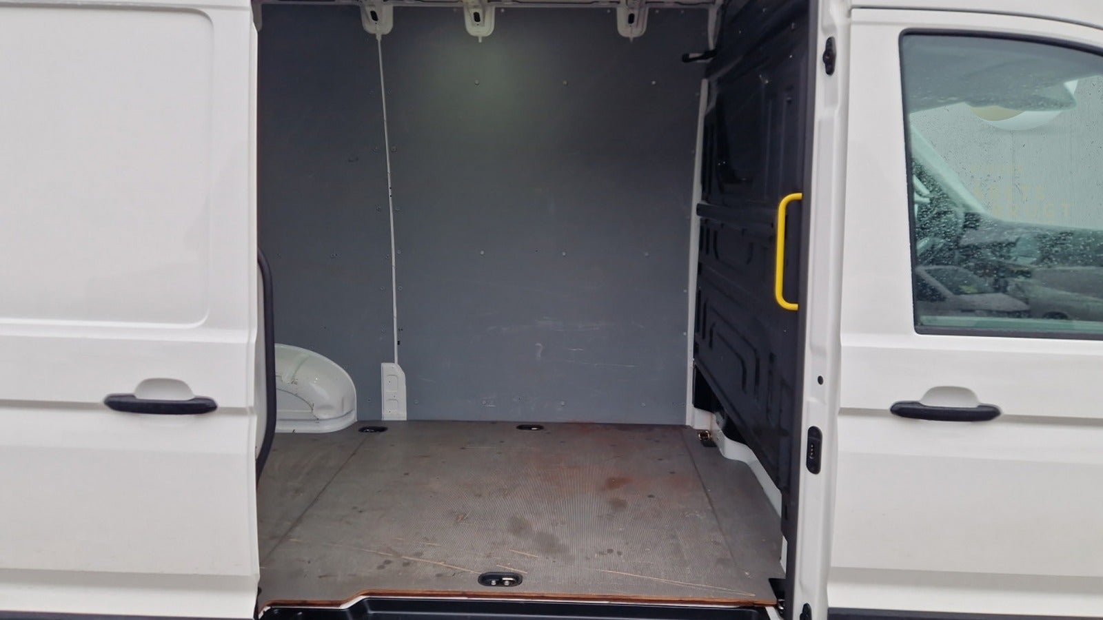 Billede af VW Crafter 35 2,0 TDi 177 Kassevogn L3H2 aut.