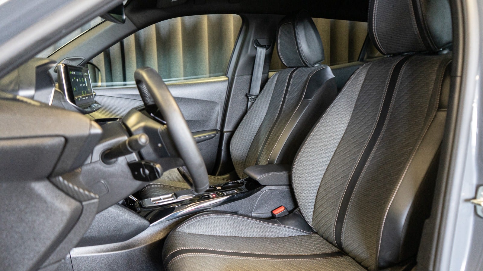 Billede af Peugeot e-2008 54 Allure
