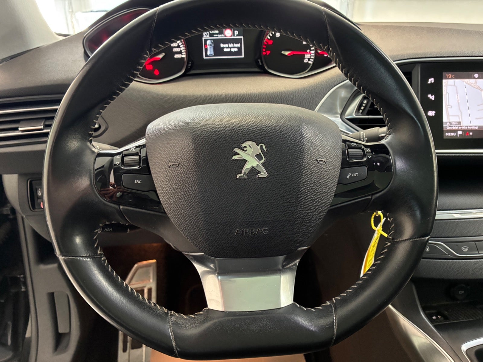 Billede af Peugeot 308 1,2 e-THP 130 Allure Sky SW EAT6