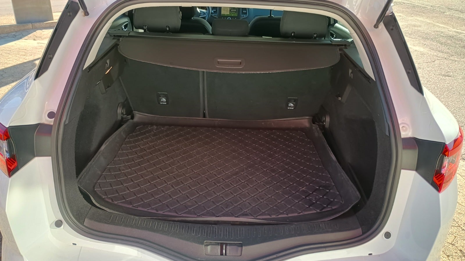 Billede af Renault Megane IV 1,2 TCe 100 Zen Sport Tourer