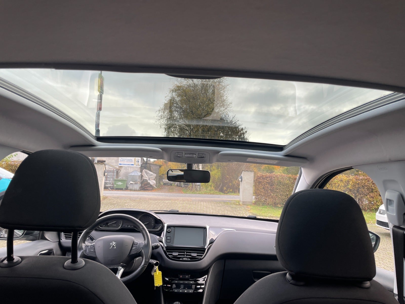 Peugeot 208 BlueHDi 100 Envy Sky