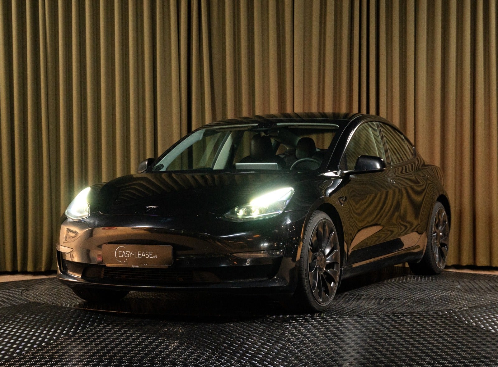 Tesla Model 3  Performance AWD