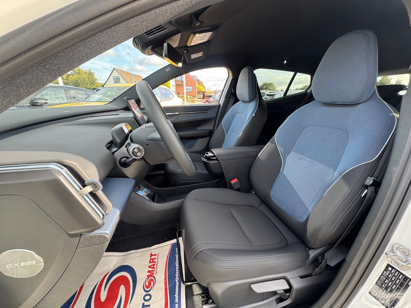 Billede af Volvo EX30  Standard Range Core