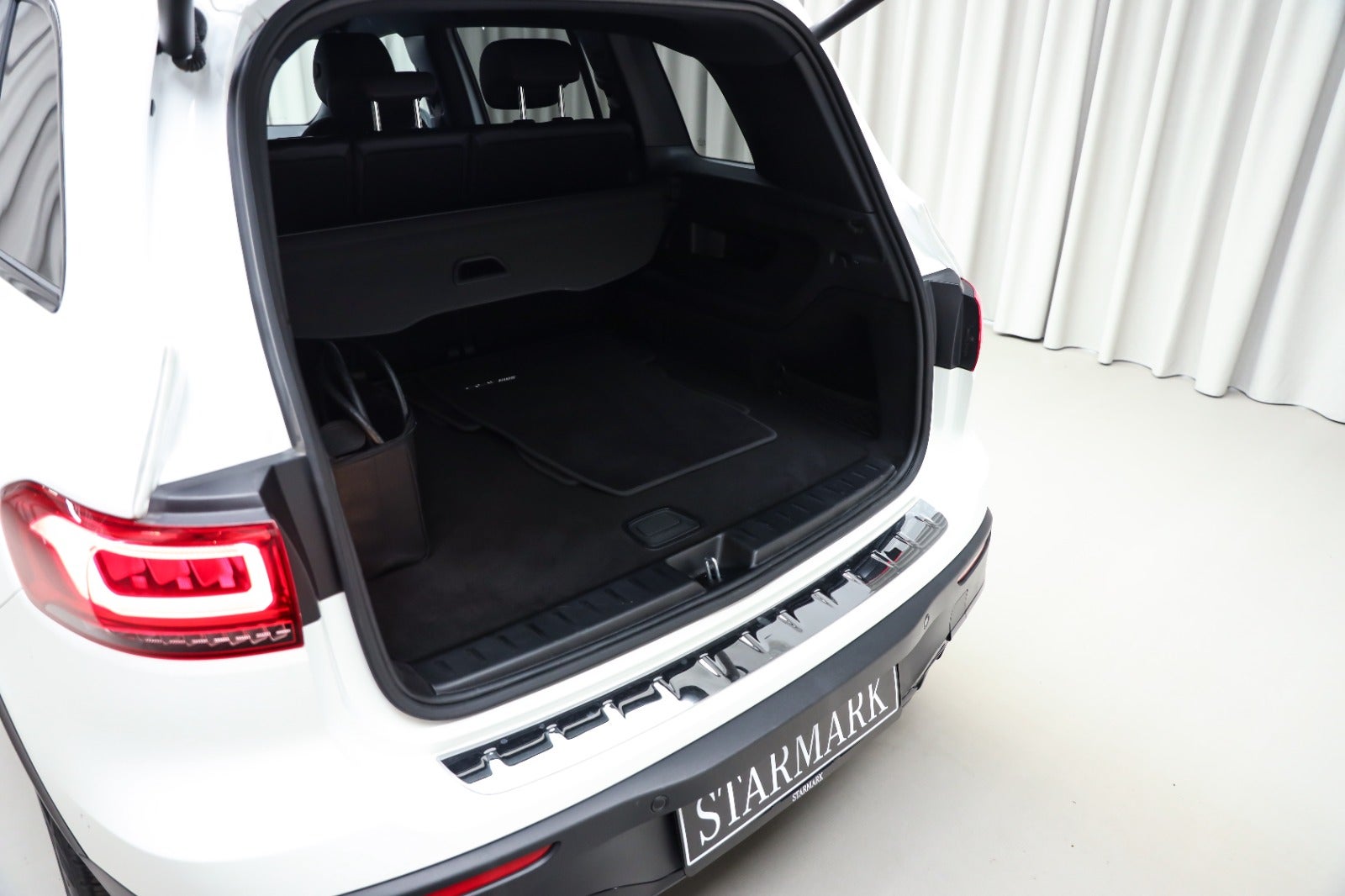 Mercedes-Benz EQB 350