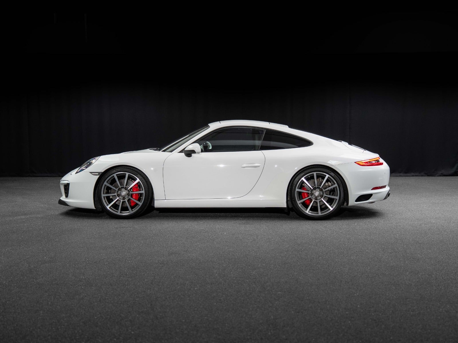 Gallery image 3 of 19