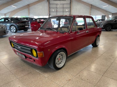 Fiat 128 1,1 Benzin modelår 1974 km 51000 Rød, Veteran Fiat 128 hvor det meste rust i karossen er la