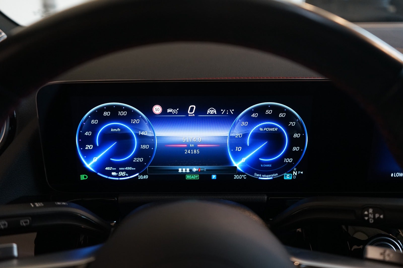 Mercedes EQA250