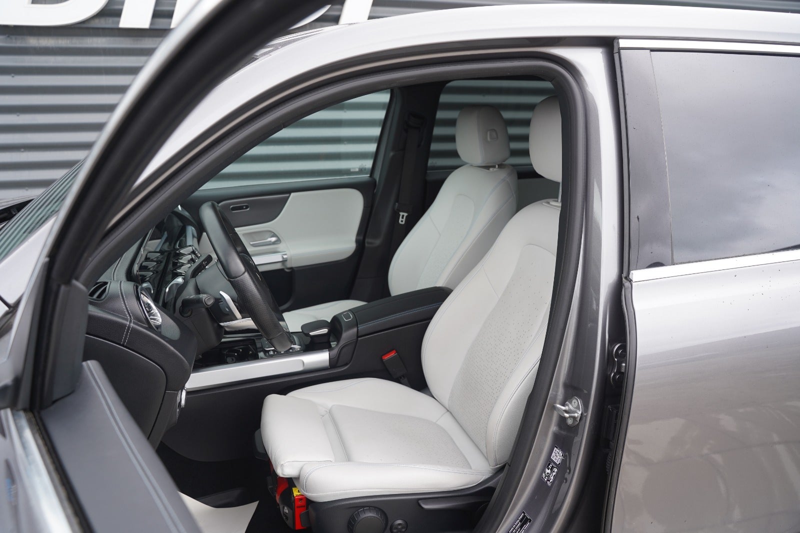 Billede af Mercedes EQB300  AMG Line 4Matic