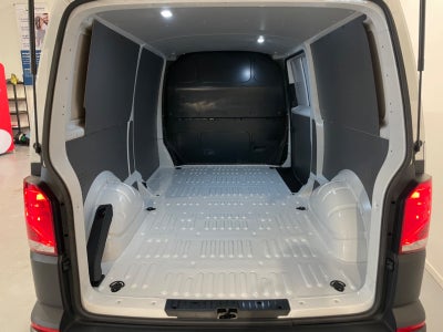 VW Transporter TDi 150 Kassevogn DSG lang