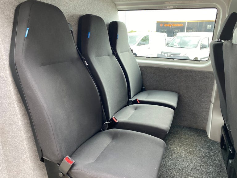 VW Transporter TDi 102 Mandskabsvogn