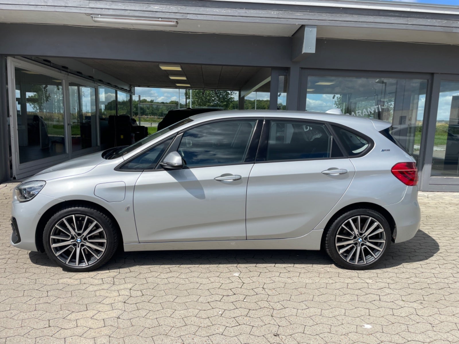 BMW 225xe 2019