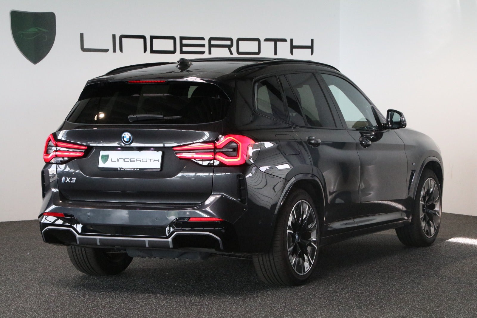 BMW iX3 Charged Plus M-Sport 5d - 2