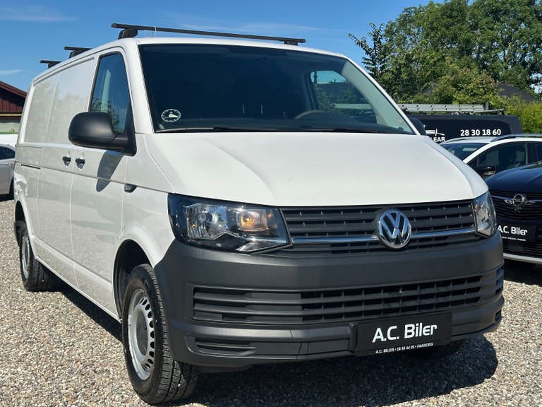 VW Transporter TDi 102 Kassevogn lang