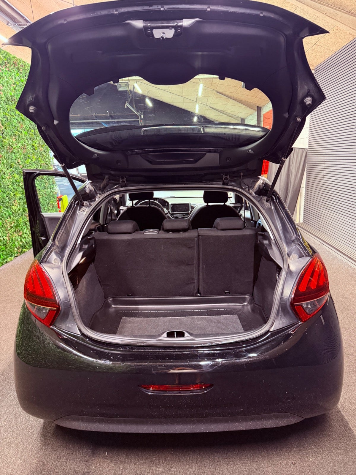 Billede af Peugeot 208 1,5 BlueHDi 100 Envy+