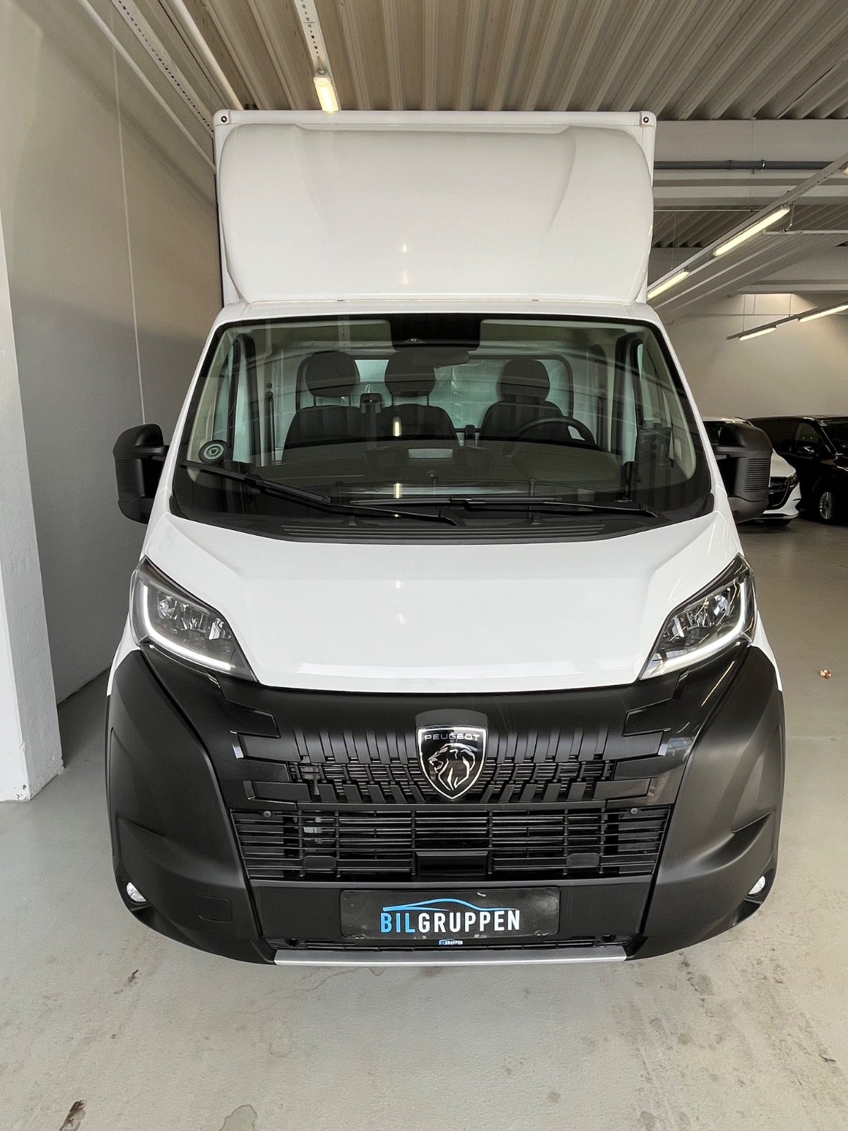 Billede af Peugeot Boxer 335 2,2 BlueHDi 140 L3 Premium EAT8