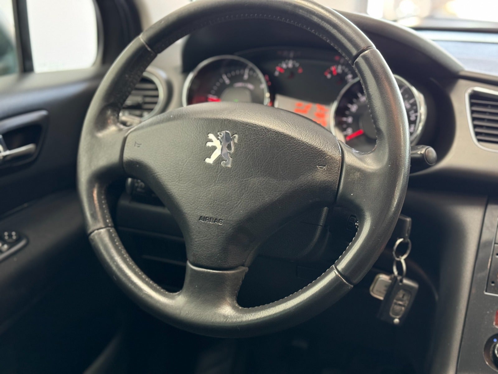 Peugeot 3008 2011