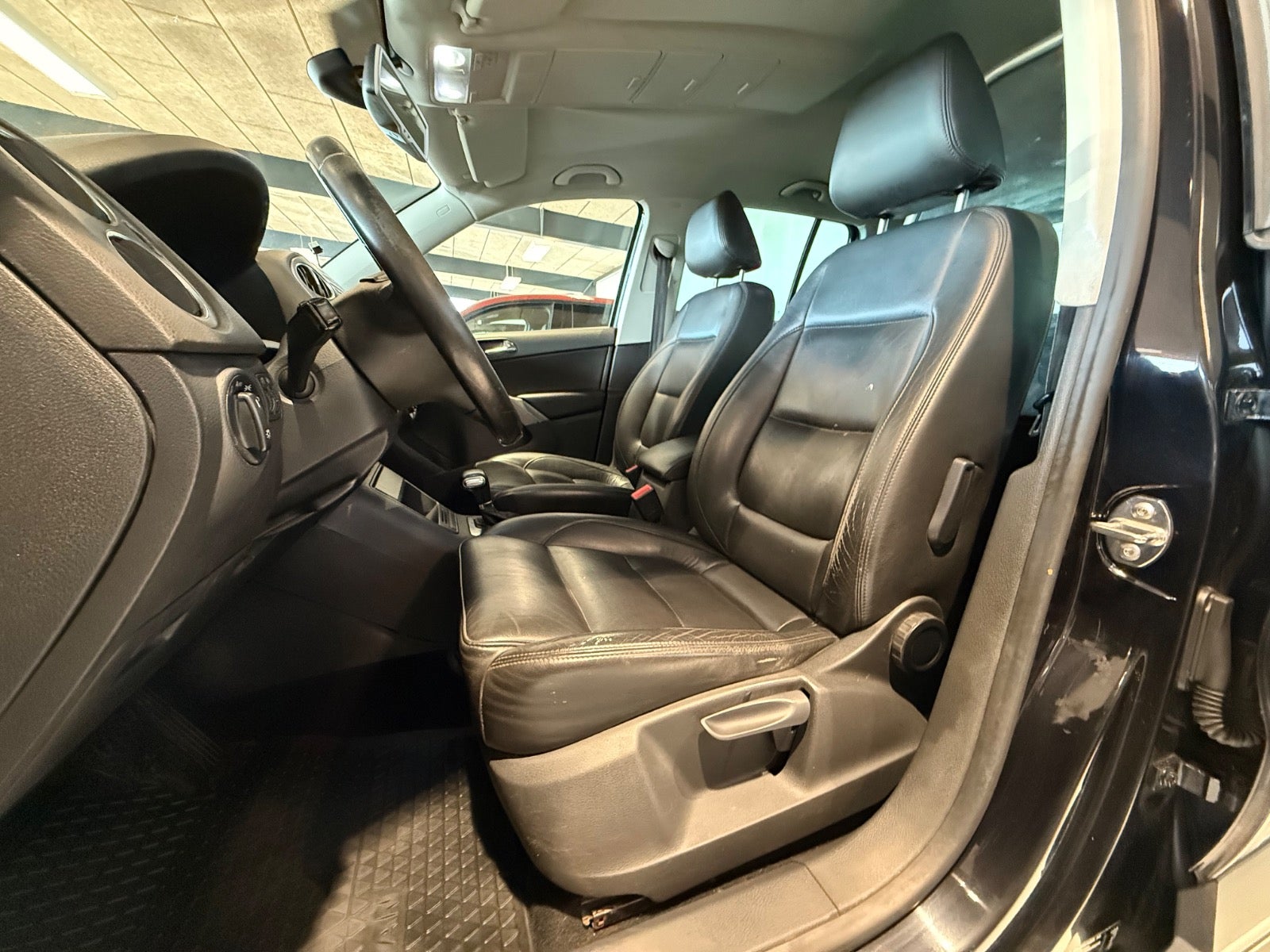 Billede af VW Tiguan 2,0 TDi 140 Sport & Style Tiptr. 4Motion Van