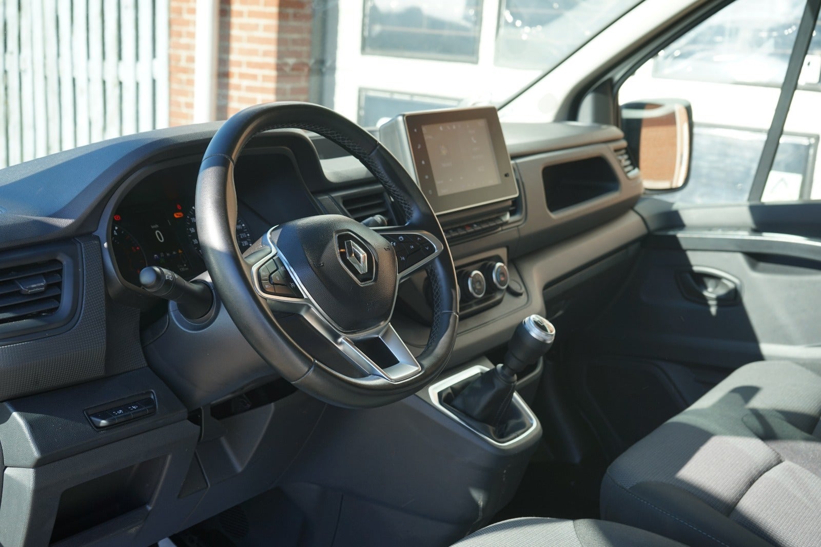 Billede af Renault Trafic 2,0 dCi 130 L2H1 Tekno