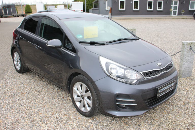 Kia Rio CVVT Attraction