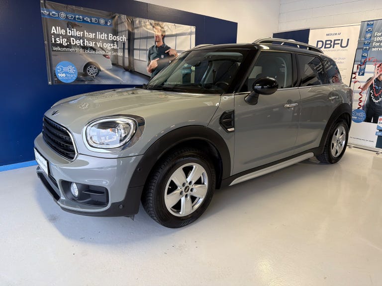 MINI Countryman Cooper Essential Edition