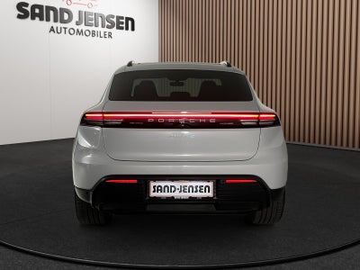 Porsche Macan 4