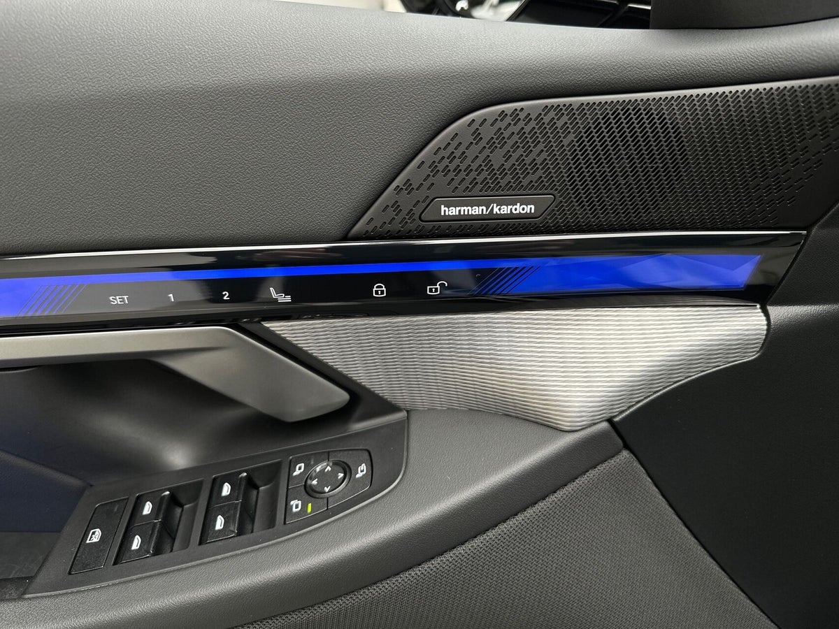 BMW i5 eDrive40 Touring Fully Charged M-Sport billede 20