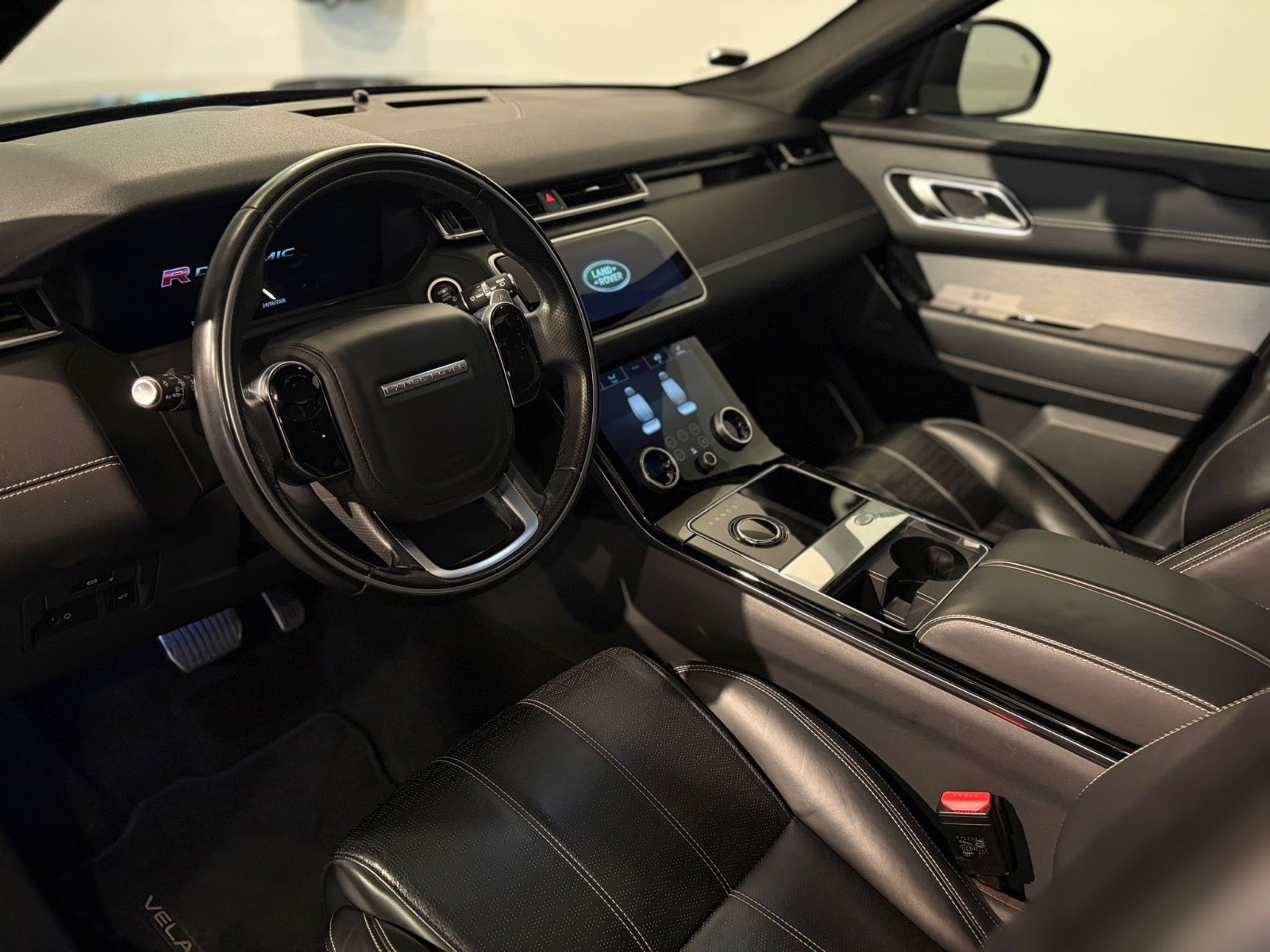 Land Rover – Range Rover Velar