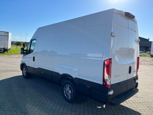 Billede af Iveco Daily 3,0 35S18 12m³ Van AG8