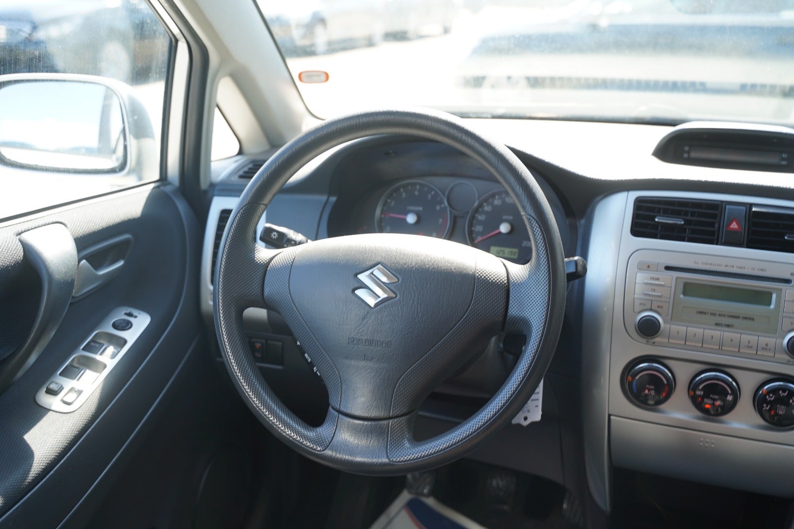 Billede af Suzuki Liana 1,6 