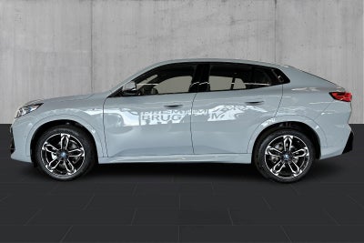 BMW iX2 eDrive20 M-Sport - 1