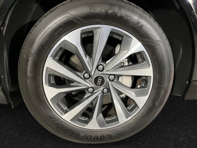 Audi Q6 e-tron S-line quattro Van