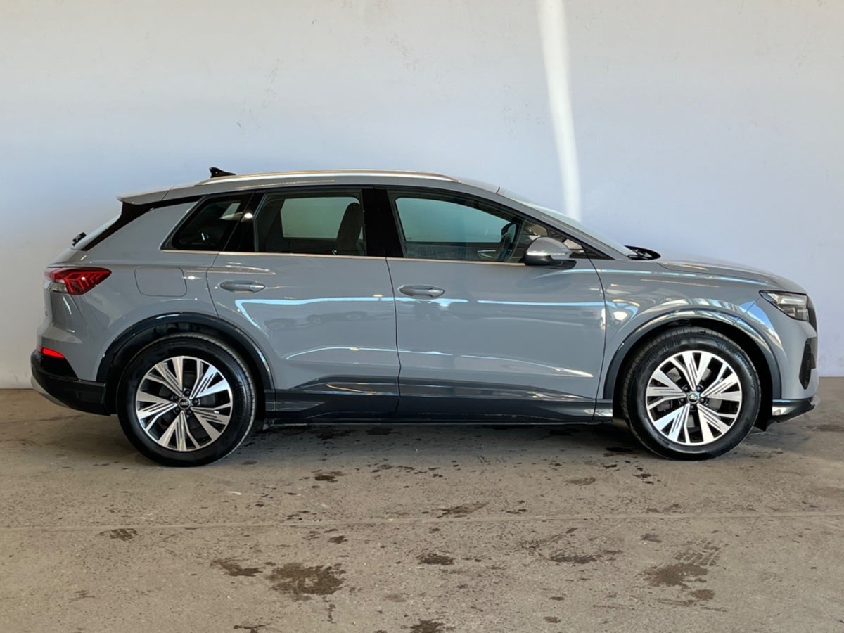Audi Q4 e-tron S-line quattro Van