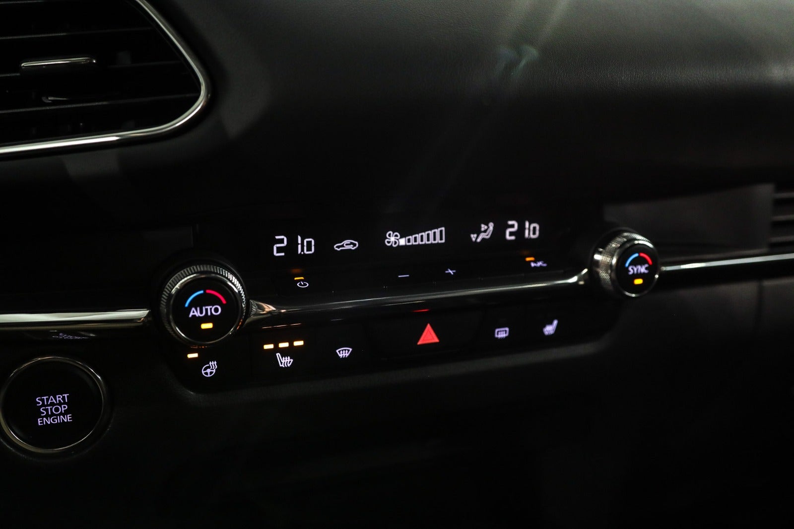 Billede af Mazda CX-30 2,0 SkyActiv-X 180 Cosmo