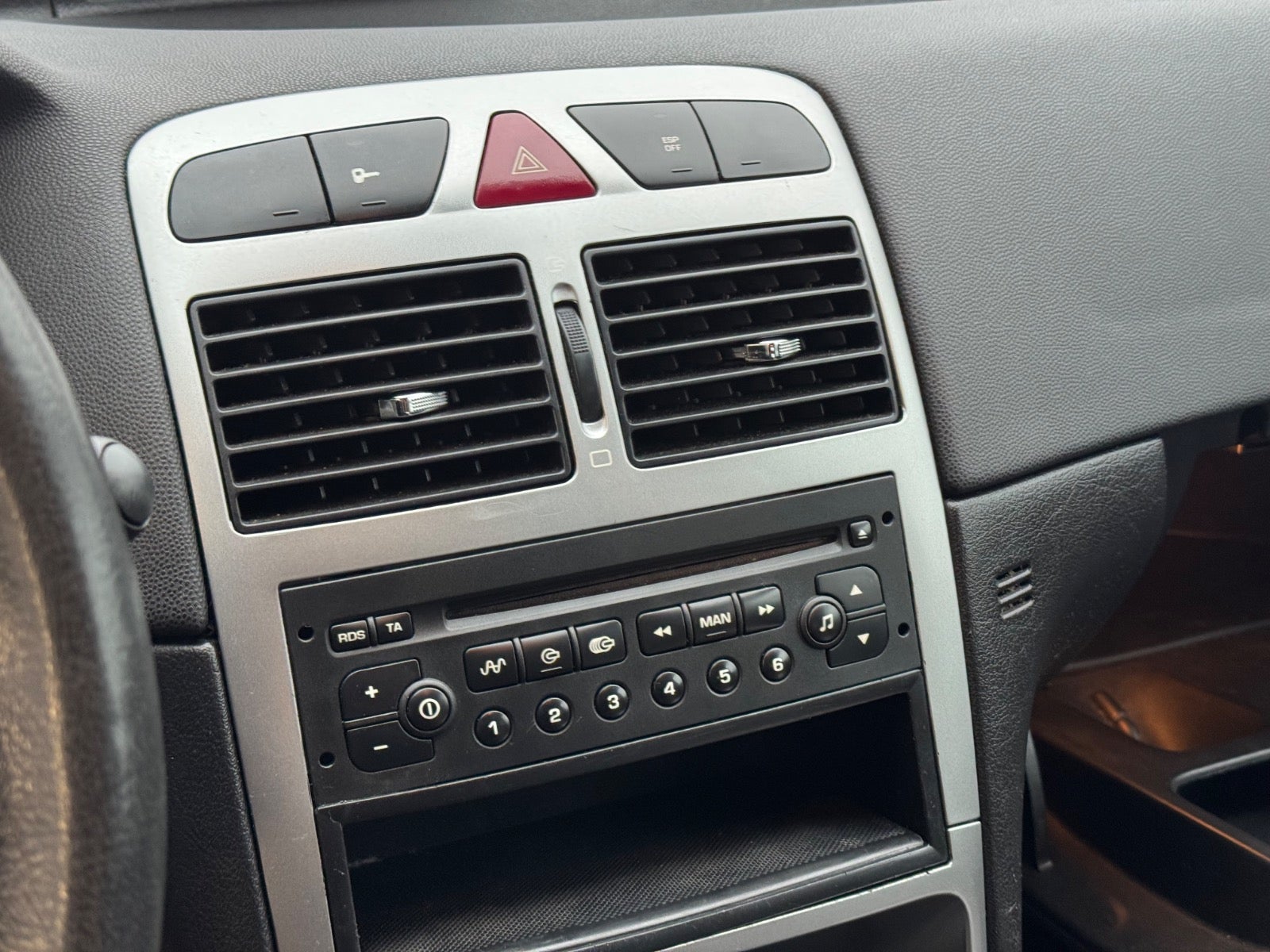 Billede af Peugeot 307 1,6 XR stc.