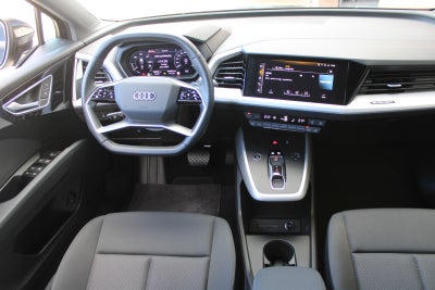 Audi Q4 e-tron Attitude