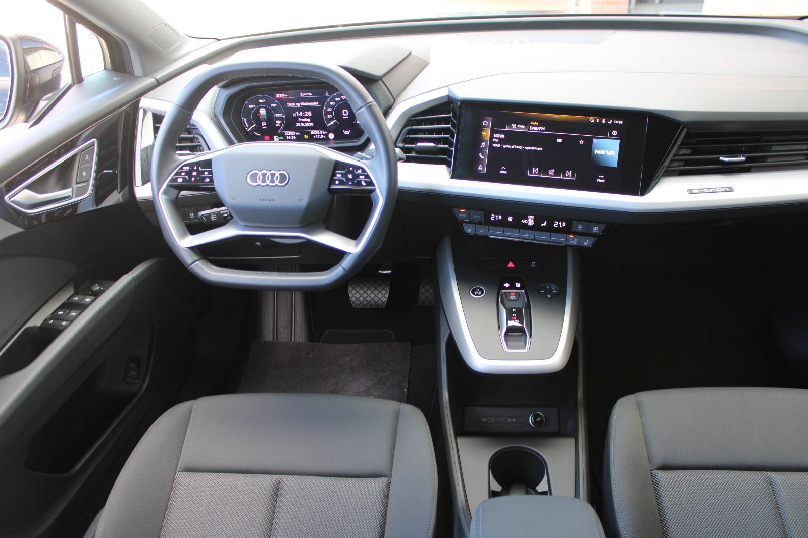 Audi Q4 e-tron Attitude
