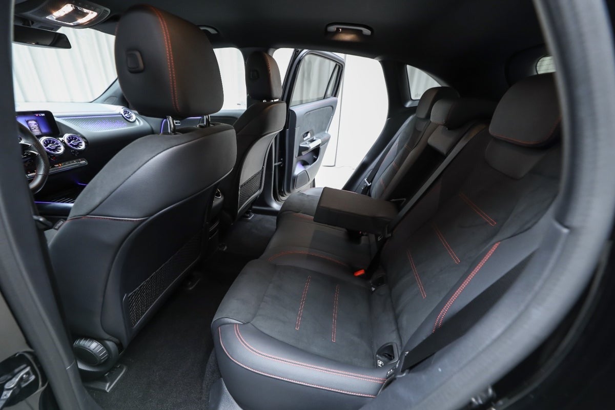 Mercedes-Benz EQA 250+ (4/8)