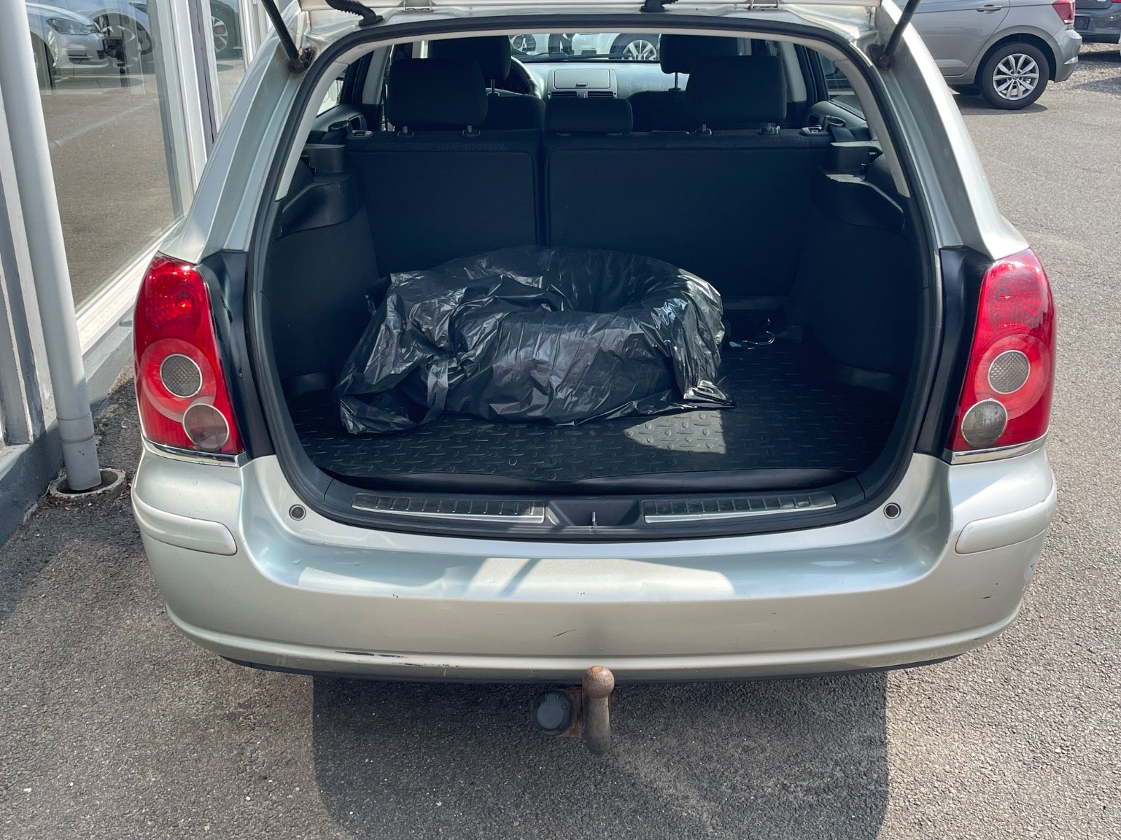 Billede af Toyota Avensis 2,0 D-4D Sol stc.