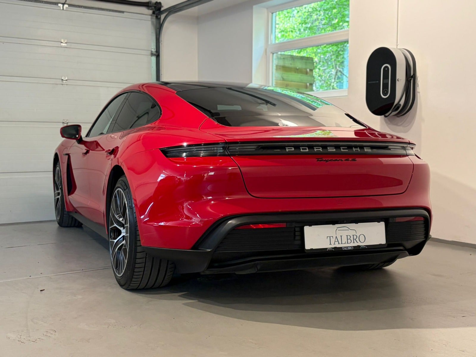 Porsche – Taycan 4S