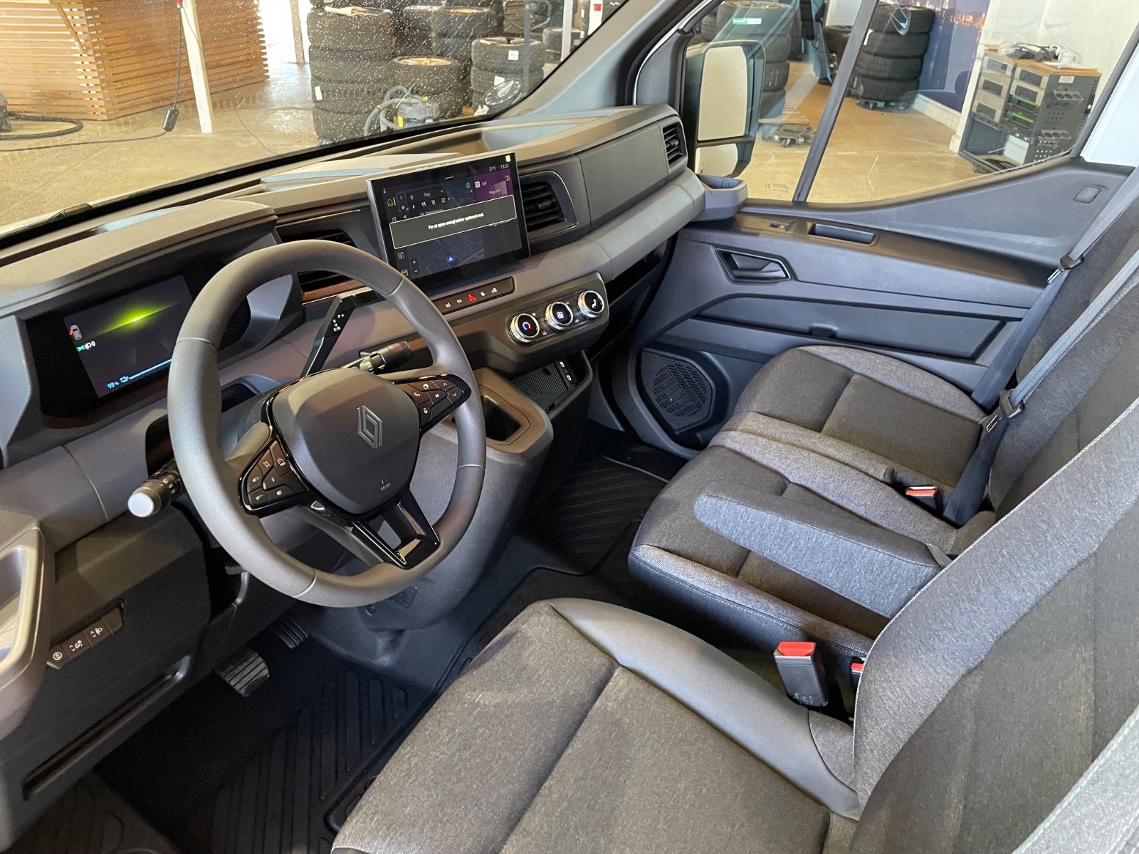 Renault Master V T35 E-Tech L2H2 Kassevogn Tekno