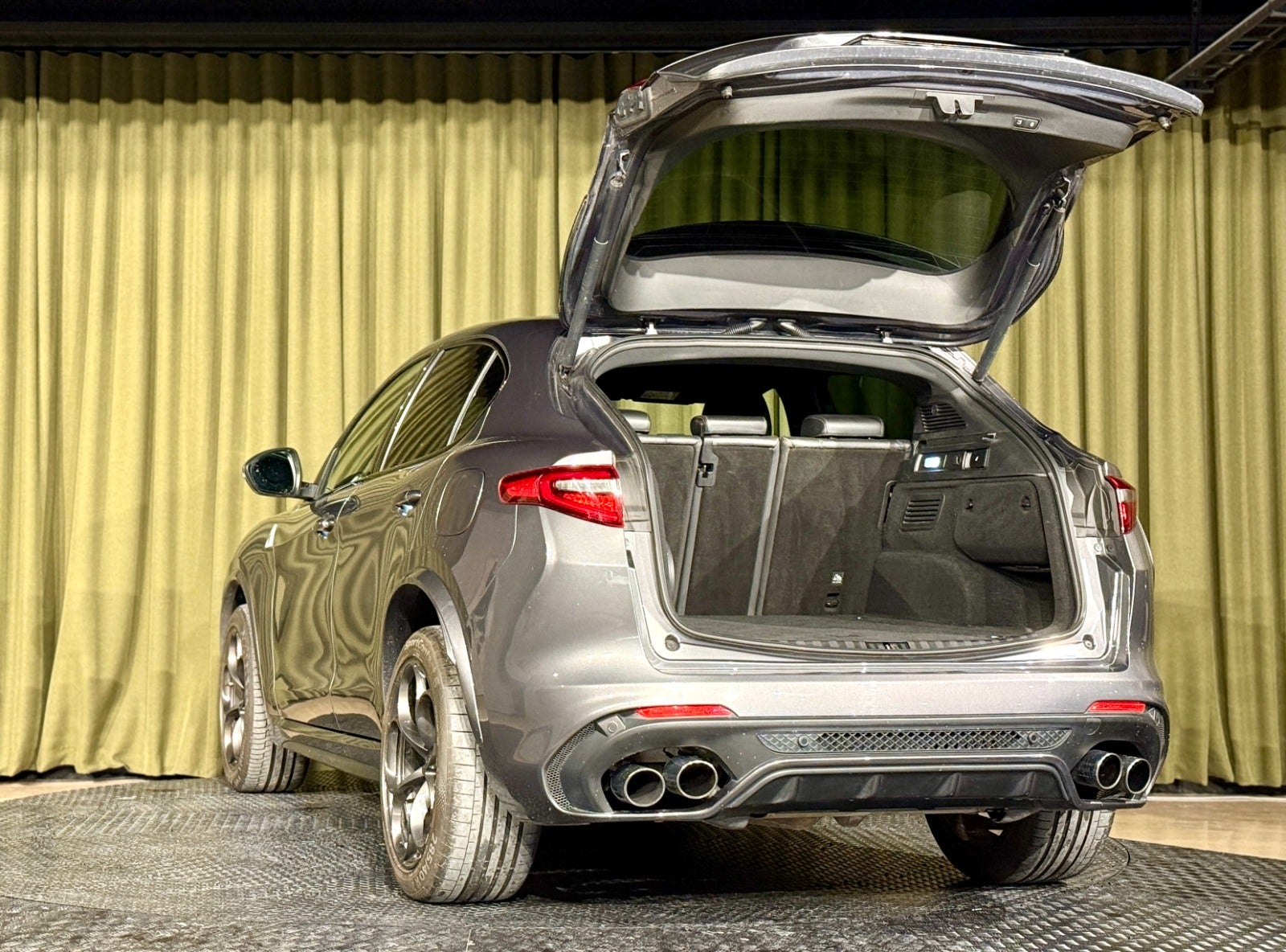 Billede af Alfa Romeo Stelvio 2,9 V6 Quadrifoglio aut. Q4