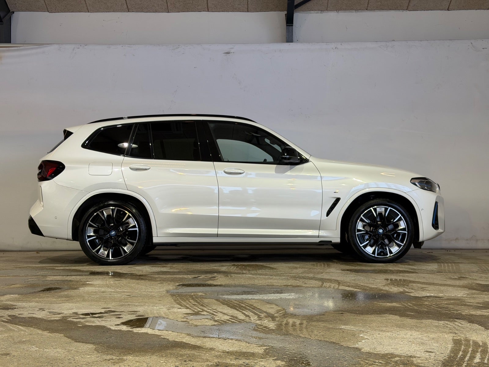BMW iX3 Charged Plus M-Sport