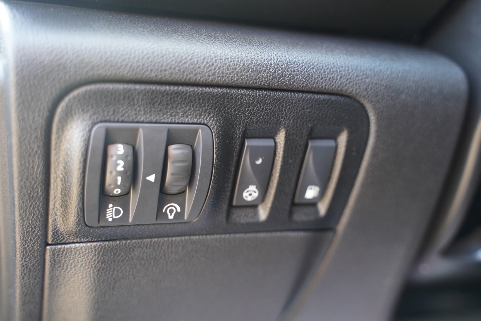 Billede af Renault Megane IV 1,6 E-Tech Intens Sport Tourer