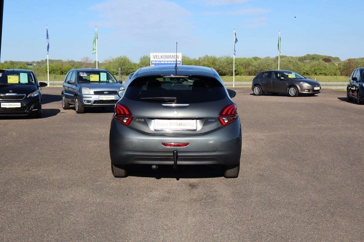 Billede af Peugeot 208 1,6 BlueHDi 100 Allure Sky