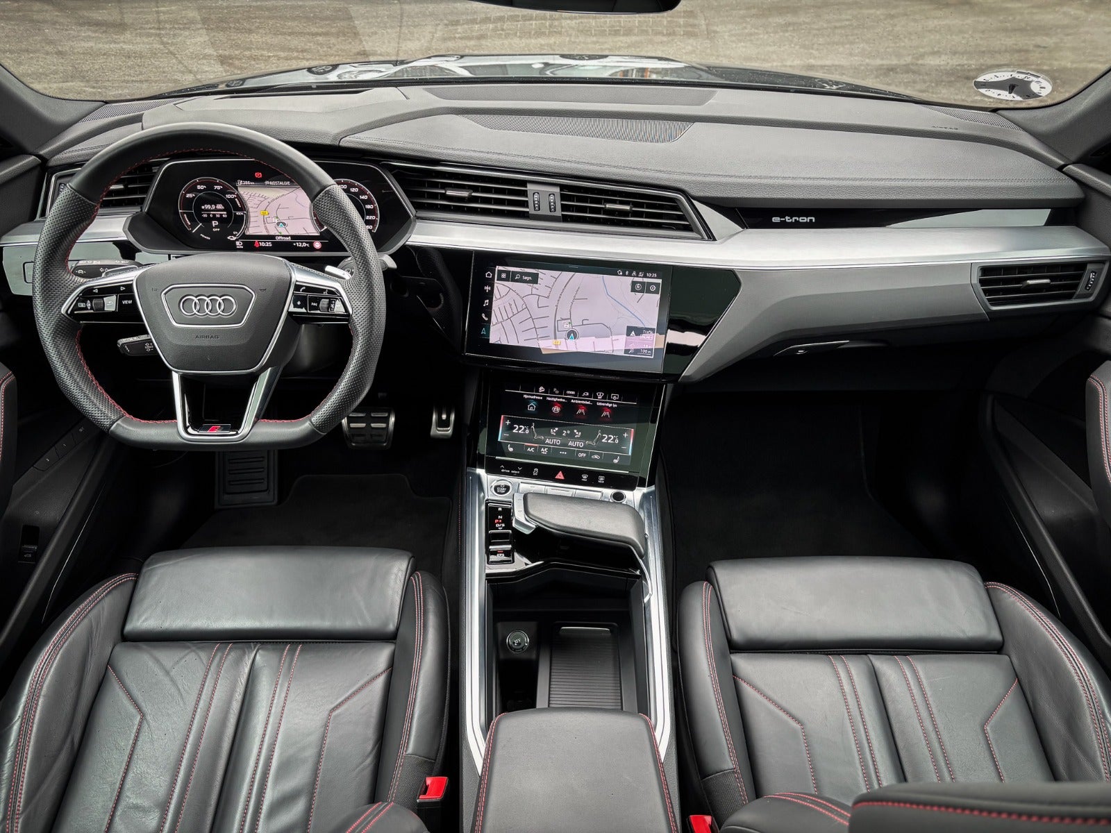 Billede af Audi Q8 e-tron 55 S-line Sportback quattro